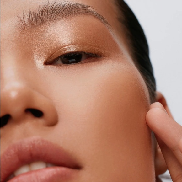 SURRATT Dew Drop Foundation shade #12 NIB - Picture 2 of 6